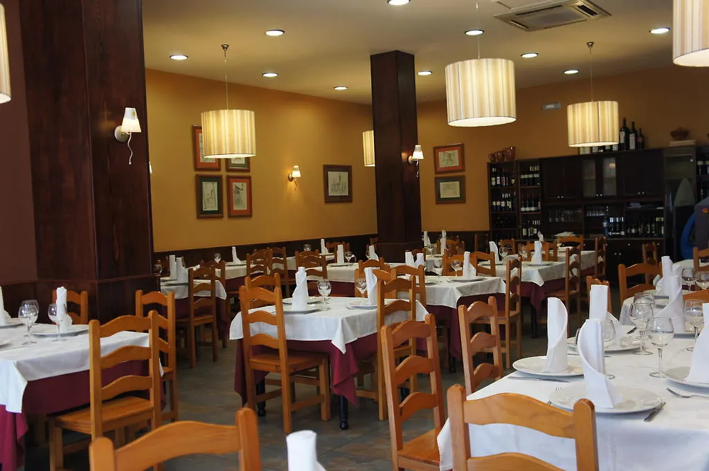 Hostal Restaurante Alarico-1